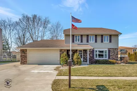379 Fox Trail Dr, Bourbonnais, IL 60914