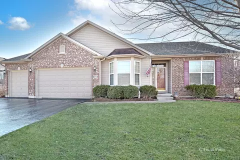 2711 Bush Ter, Mchenry, IL 60050