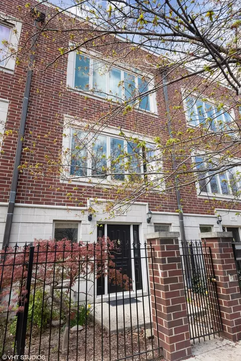 660 N Green St, Chicago, IL 60642