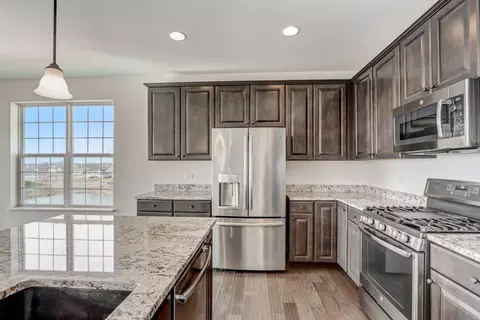 Kitchen - 2251 Indigo Dr, Algonquin, IL 60102 photo 4 of 4