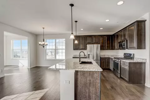 Kitchen - 2251 Indigo Dr, Algonquin, IL 60102 photo 2 of 4