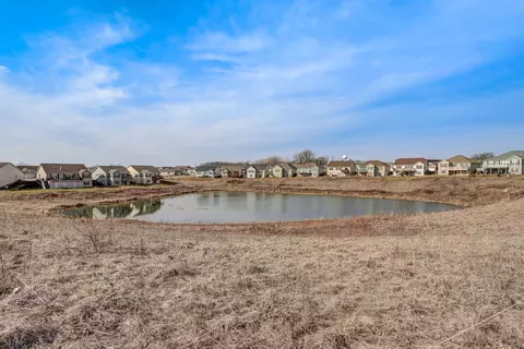View/Area - 2251 Indigo Dr, Algonquin, IL 60102 photo 7 of 9
