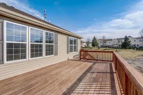 Exterior - 2251 Indigo Dr, Algonquin, IL 60102 photo 6 of 16