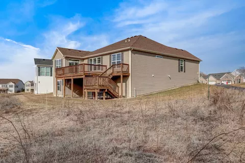 Exterior - 2251 Indigo Dr, Algonquin, IL 60102 photo 10 of 16
