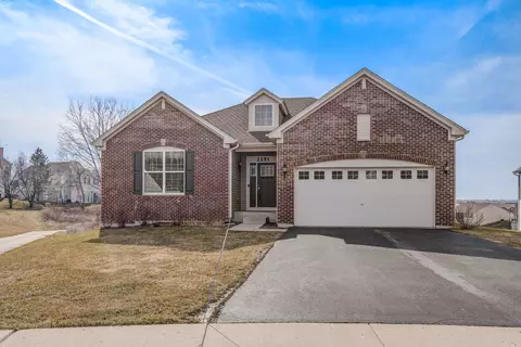 2251 Indigo Dr, Algonquin, IL 60102