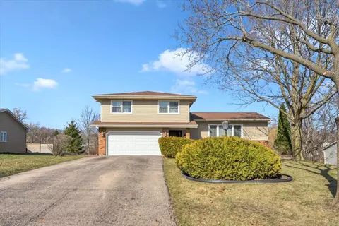 1312 Surrey Ct, Algonquin, IL 60102