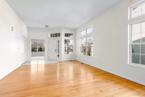 Living - 21340 W Sycamore Dr, Plainfield, IL 60544 photo 2 of 4