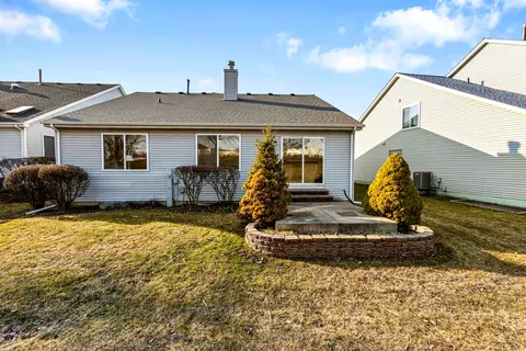 Exterior - 21340 W Sycamore Dr, Plainfield, IL 60544 photo 6 of 7