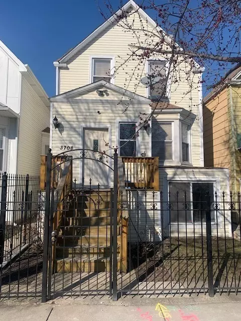 3708 W Dickens Ave, Chicago, IL 60647
