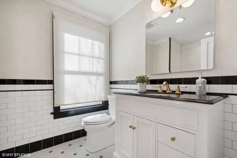 Bath - 1045 Pine St, Winnetka, IL 60093 photo 1 of 7