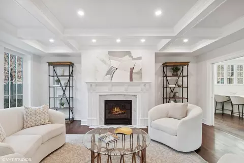 Living - 1045 Pine St, Winnetka, IL 60093 photo 2 of 9