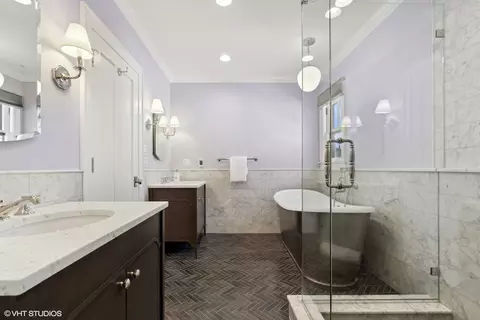 Bath - 1045 Pine St, Winnetka, IL 60093 photo 3 of 7