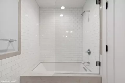 Bath - 1045 Pine St, Winnetka, IL 60093 photo 6 of 7