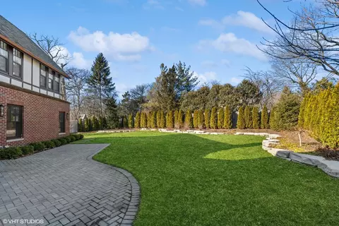 Exterior - 1045 Pine St, Winnetka, IL 60093 photo 11 of 13