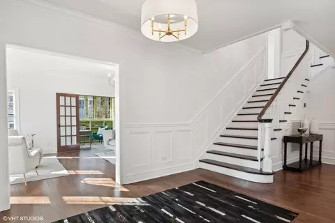 Entry Way - 1045 Pine St, Winnetka, IL 60093 photo 4 of 6