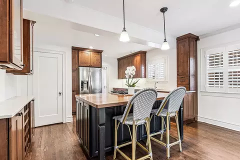Kitchen - 516 Meadow Rd, Winnetka, IL 60093 photo 4 of 4