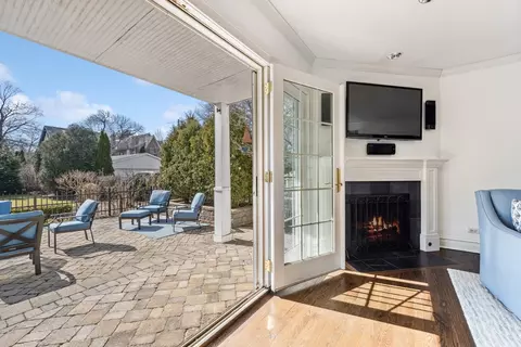 Exterior - 516 Meadow Rd, Winnetka, IL 60093 photo 2 of 8