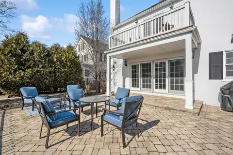 Exterior - 516 Meadow Rd, Winnetka, IL 60093 photo 5 of 8