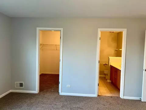 2328 Georgetown Cir, Aurora, IL 60503 photo 10