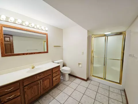 Bath - 708 Milnes Dr #0, Morrison, IL 61270 photo 6 of 7