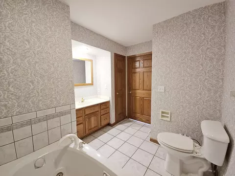 Bath - 708 Milnes Dr #0, Morrison, IL 61270 photo 2 of 7