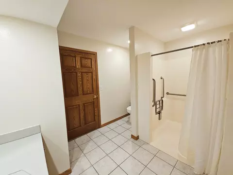 Bath - 708 Milnes Dr #0, Morrison, IL 61270 photo 5 of 7