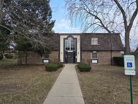 759 Trace Dr #201, Buffalo Grove, IL 60089