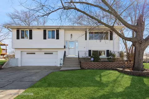 1031 Aimtree Pl, Schaumburg, IL 60193