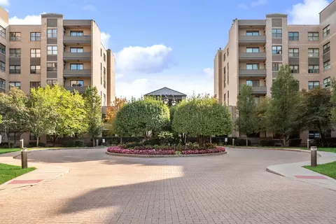 4545 W Touhy Ave #110, Lincolnwood, IL 60712