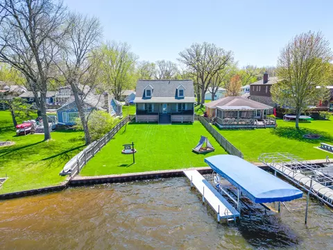 25610 W Oakland Dr, Ingleside, IL 60041