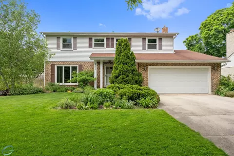 912 61st St, Downers Grove, IL 60516