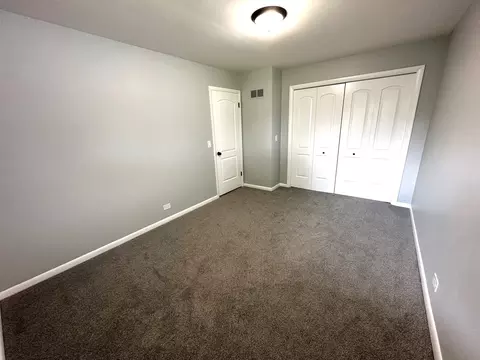 Bedroom - 665 S Cedar Ave, Elmhurst, IL 60126 photo 2 of 3