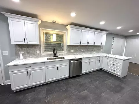 Kitchen - 665 S Cedar Ave, Elmhurst, IL 60126 photo 3 of 3