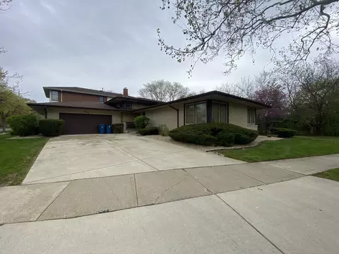 Exterior - 665 S Cedar Ave, Elmhurst, IL 60126 photo 2 of 2
