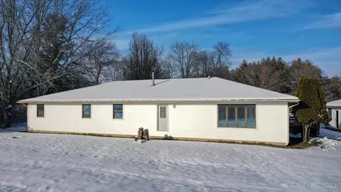 18802 Mcguire Rd, Harvard, IL 60033