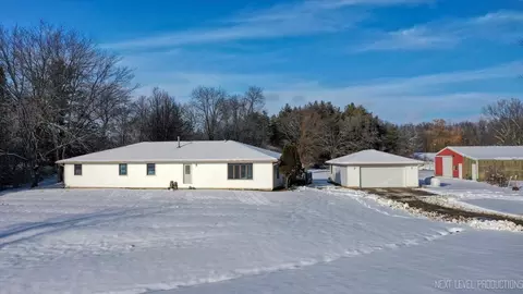 Exterior - 18802 Mcguire Rd, Harvard, IL 60033 photo 3 of 7