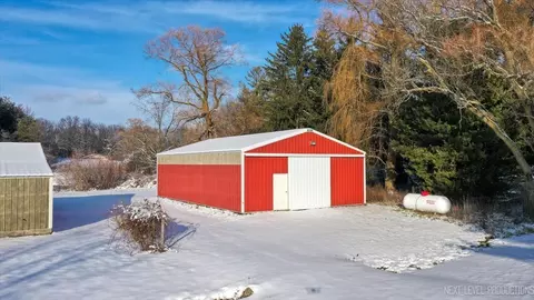 Exterior - 18802 Mcguire Rd, Harvard, IL 60033 photo 5 of 7