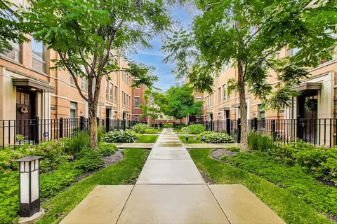 1718 S Prairie Ave #1, Chicago, IL 60616