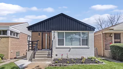 9047 S Crandon Ave, Chicago, IL 60617