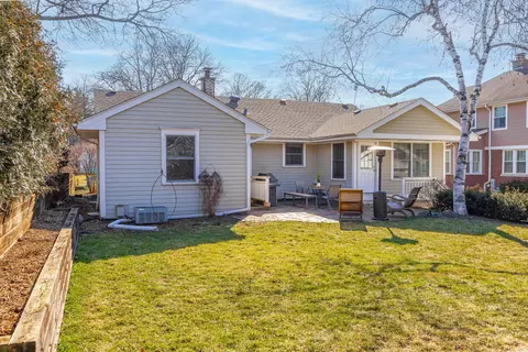 Exterior - 719 E Willow Ave, Wheaton, IL 60187 photo 6 of 7
