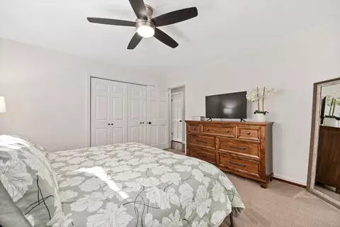 Bedroom - 719 E Willow Ave, Wheaton, IL 60187 photo 3 of 7