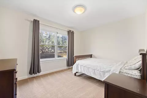 Bedroom - 719 E Willow Ave, Wheaton, IL 60187 photo 6 of 7
