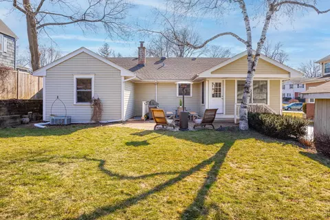 Exterior - 719 E Willow Ave, Wheaton, IL 60187 photo 3 of 7