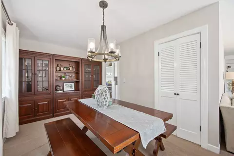 Dining - 719 E Willow Ave, Wheaton, IL 60187 photo 3 of 5