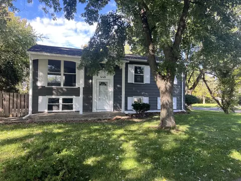 448 E Birch Dr, Glenwood, IL 60425