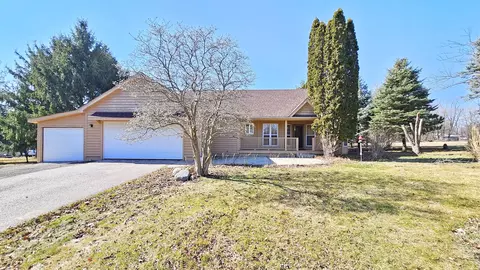 8515 S Hill Rd, Marengo, IL 60152