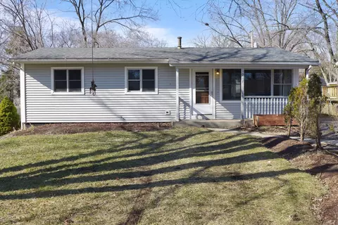 1911 Flower St, Mchenry, IL 60050