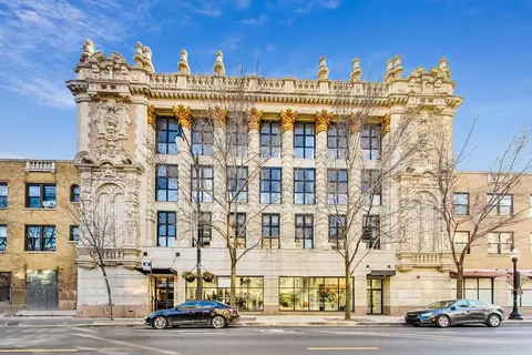 1635 W Belmont Ave #604, Chicago, IL 60657