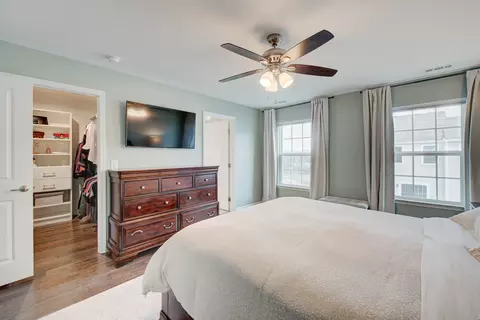 13 Nicholas Dr E, Des Plaines, IL 60016 photo 23