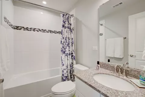 13 Nicholas Dr E, Des Plaines, IL 60016 photo 30
